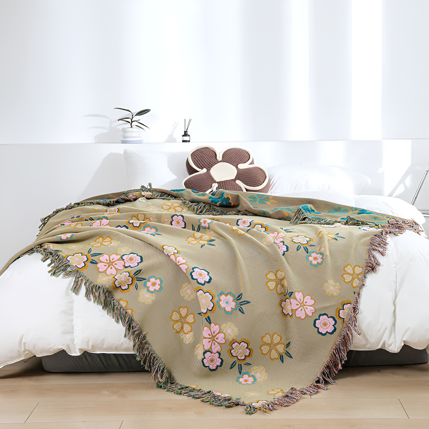 Soft Floral Tassel Blanket for All Seasons