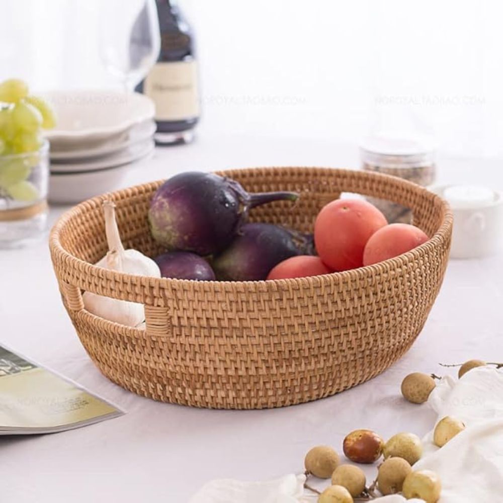 Handwoven Rattan Oval Tray for Organizing Fruits and Snacks