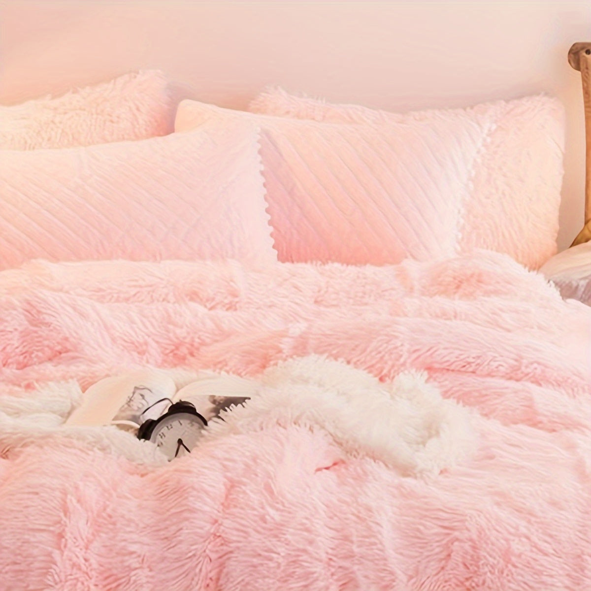 Luxurious Velvet Duvet Cover Set with Pillowcases for All-Season Comfort