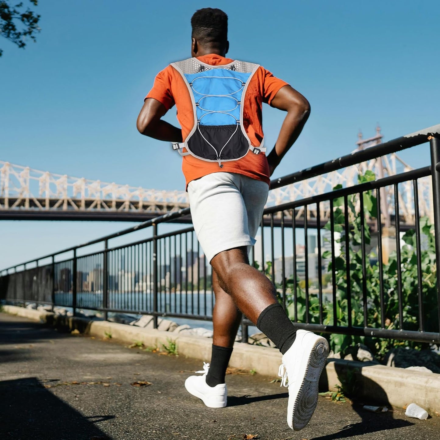 Ultra-Light Hydration Running Vest with 2L Bladder