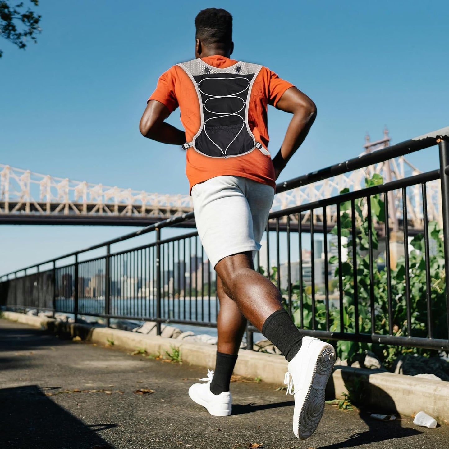 Ultra-Light Hydration Running Vest with 2L Bladder