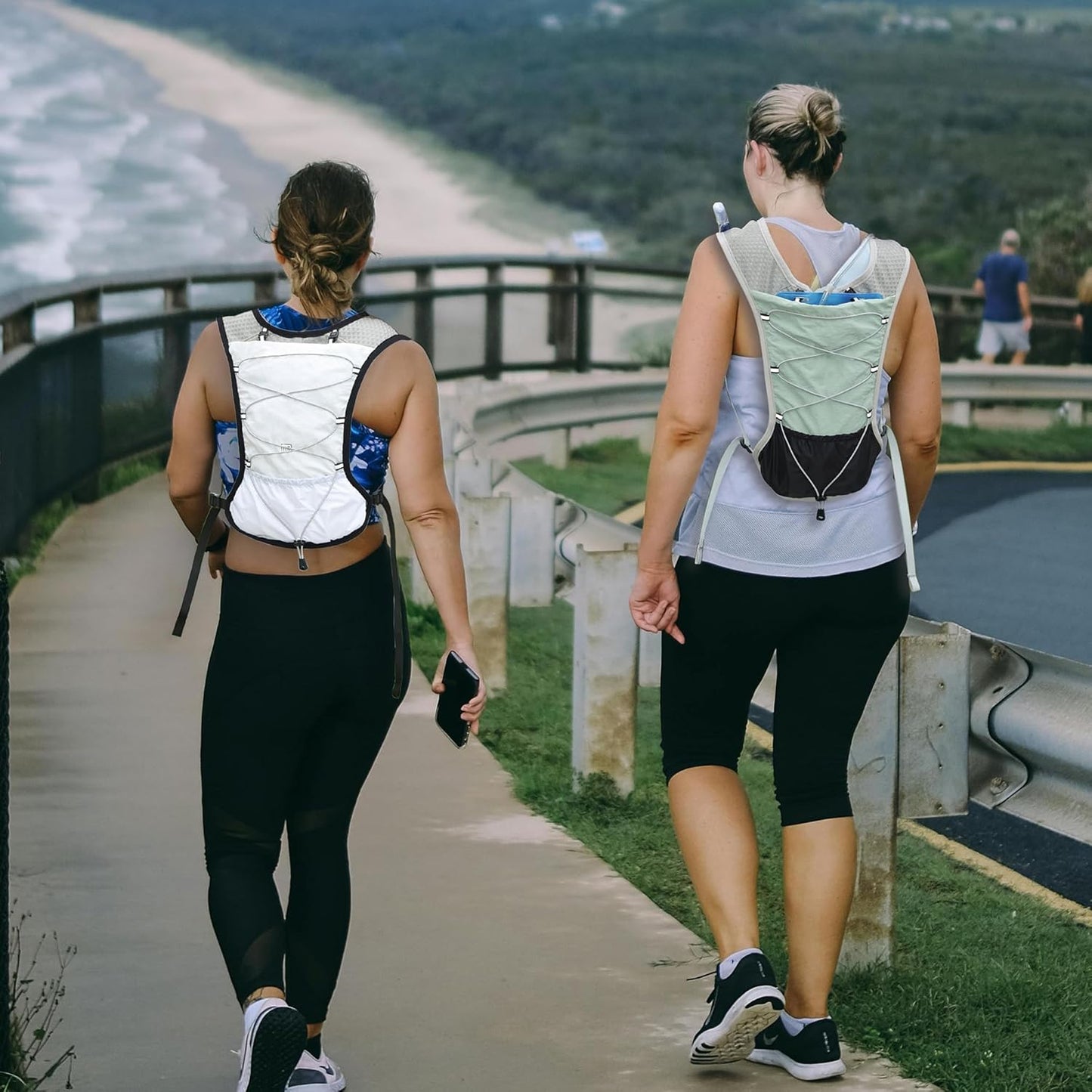 Ultra-Light Hydration Running Vest with 2L Bladder