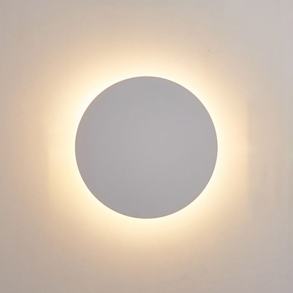 Modern Round Metal Wall Light with Energy-Efficient LED