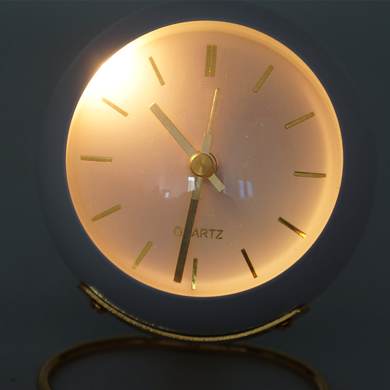 Minimalist Round Desk Clock with Vintage Charm