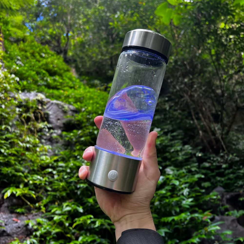 Hydrogen Infused Water Bottle with Self-Cleaning Technology