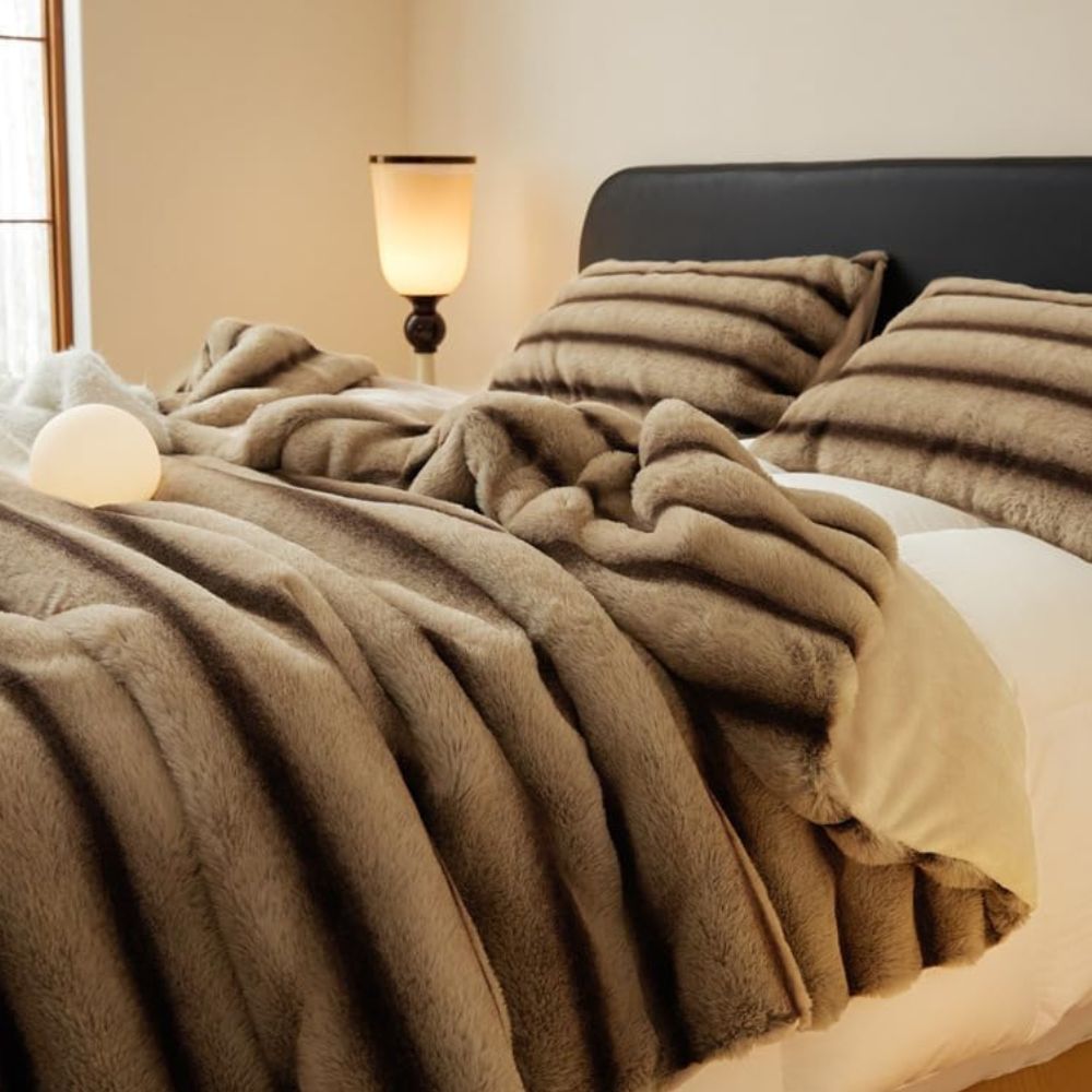 Luxurious Ruched Faux Rabbit Fur Throw Blanket