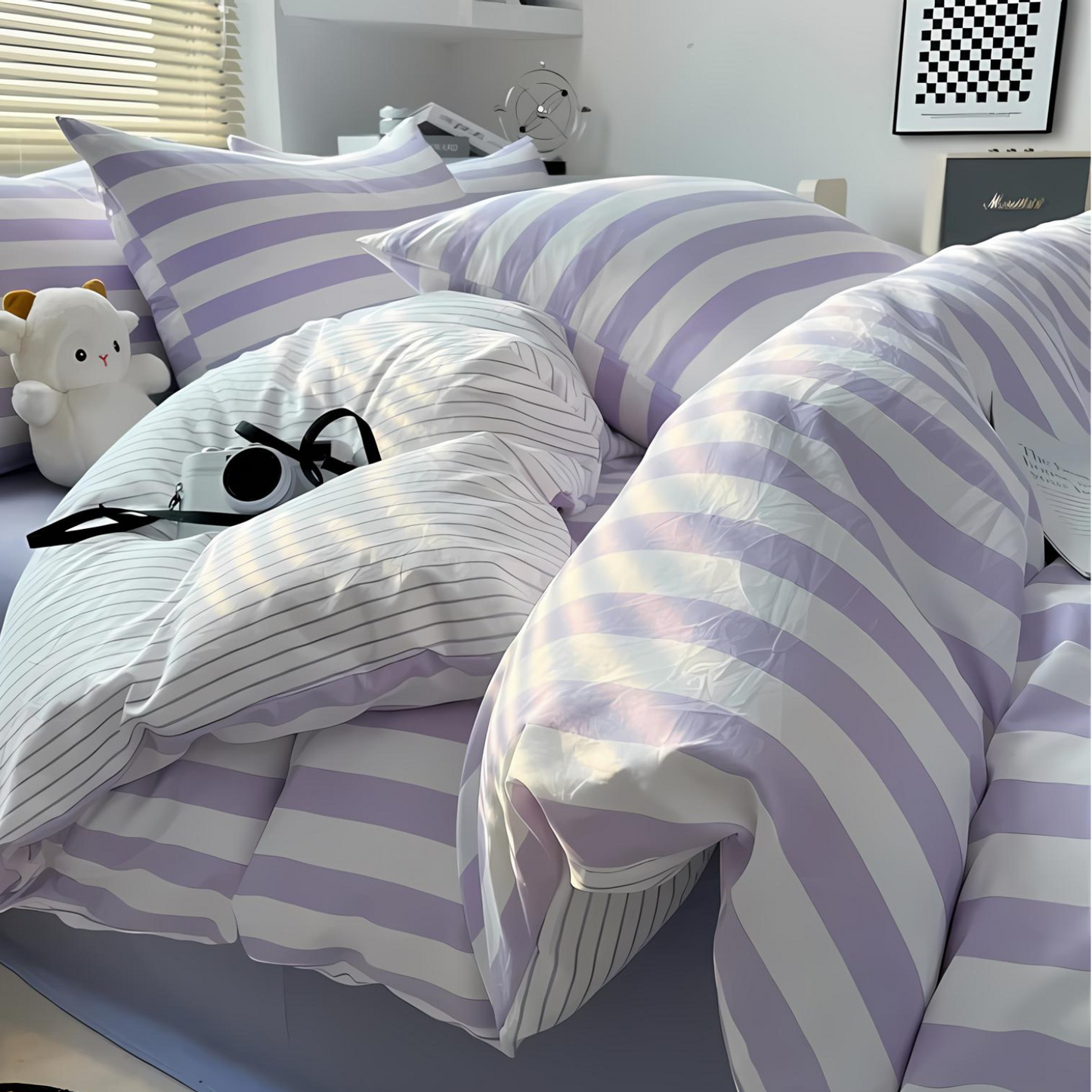 Classic Striped 4-Piece Bedding Set with Duvet Cover and Pillowcases