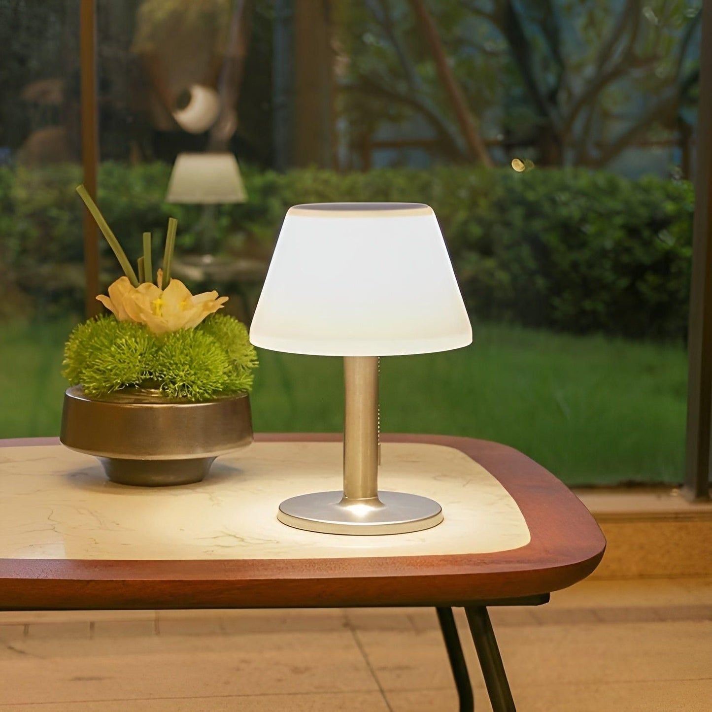 Solar-Powered Elegant Outdoor Table Lamp