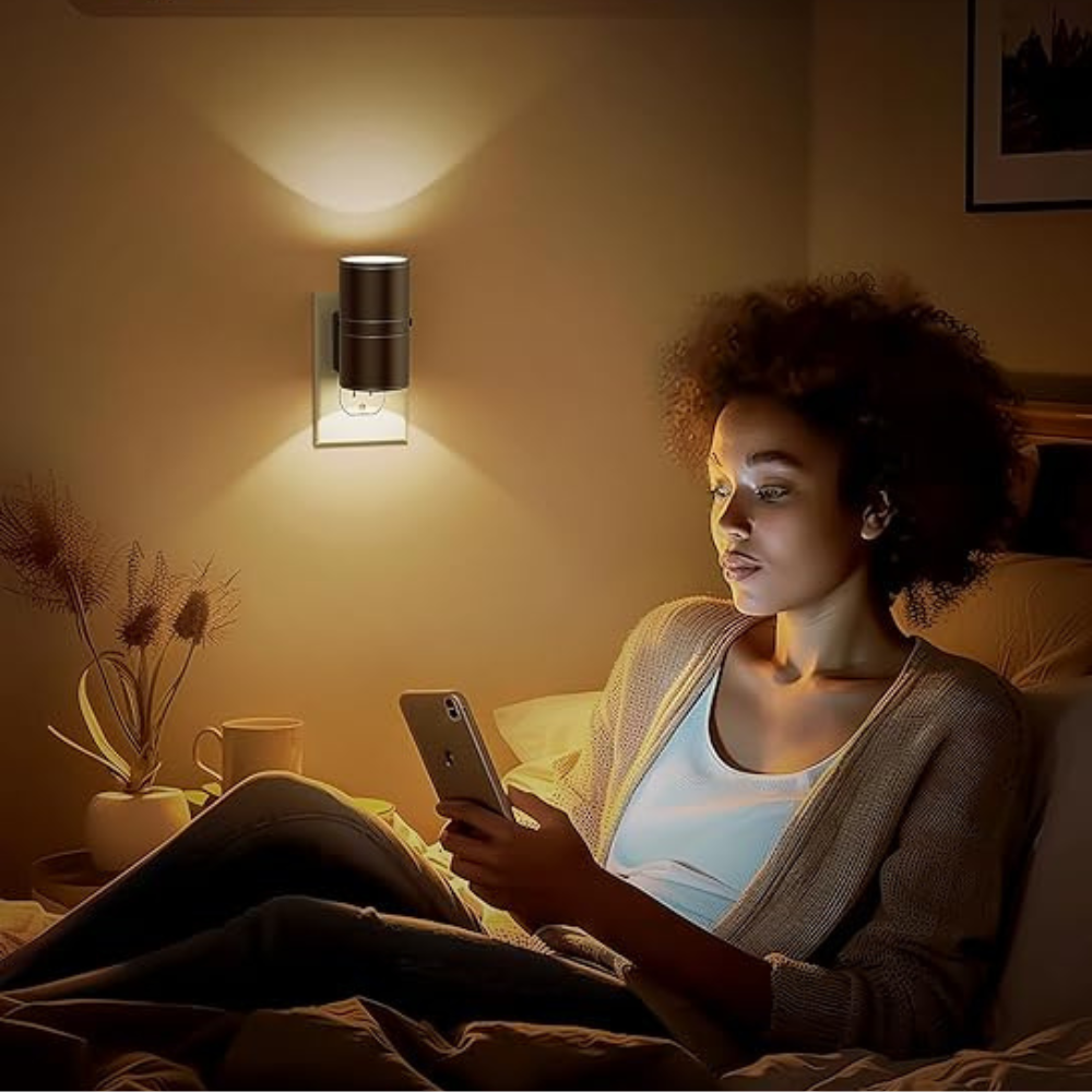 Plug-in Night Light with Adjustable Brightness and Light Sensor