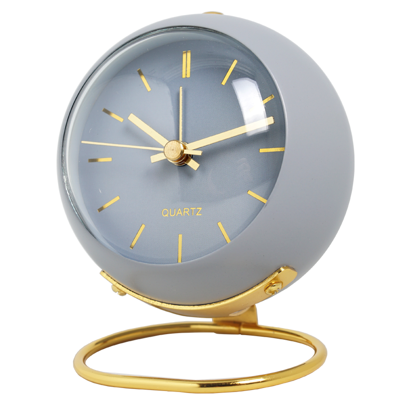 Minimalist Round Desk Clock with Vintage Charm