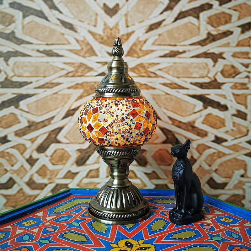 Tiffany Style Oval Glass Table Lamp in Iron