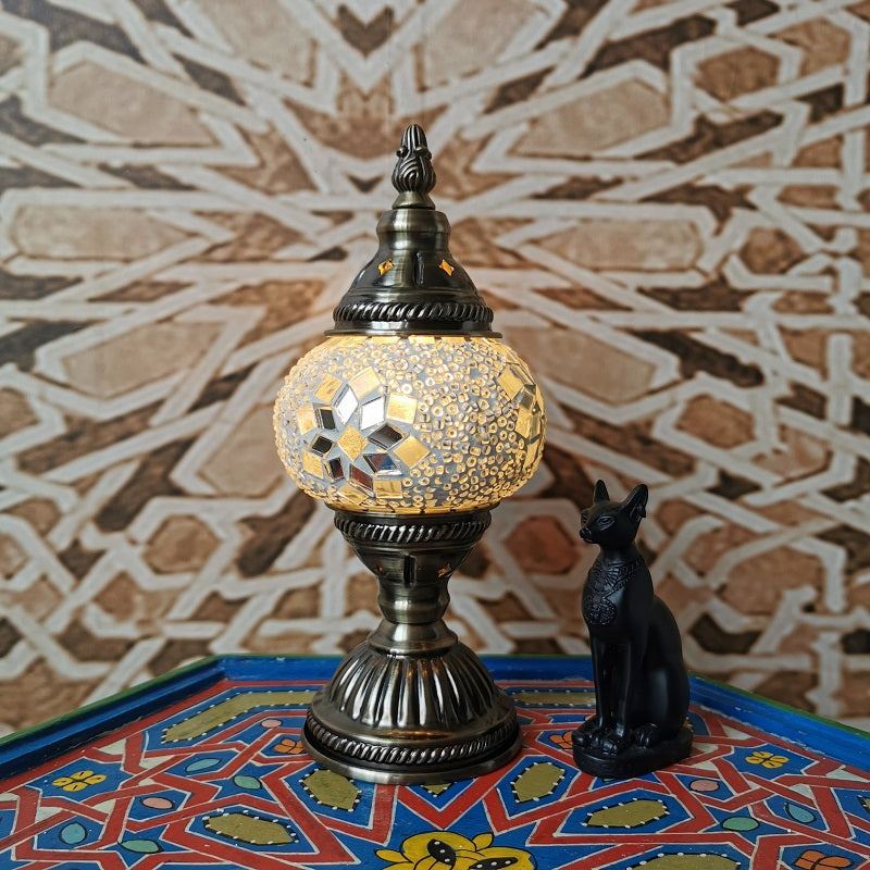 Tiffany Style Oval Glass Table Lamp in Iron