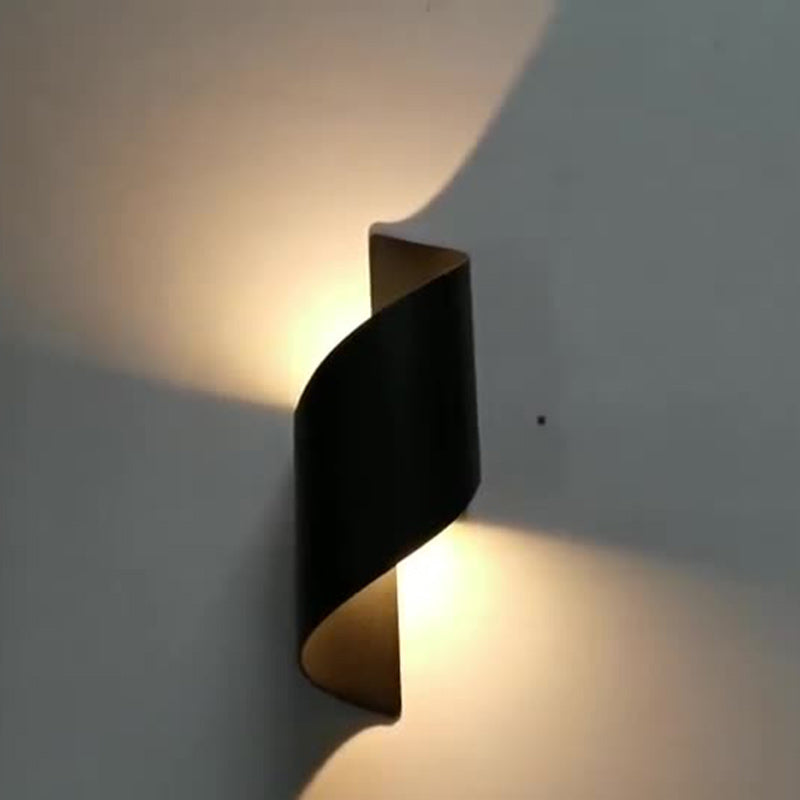 Waterproof Minimalist LED Wall Light in Aluminum and Acrylic