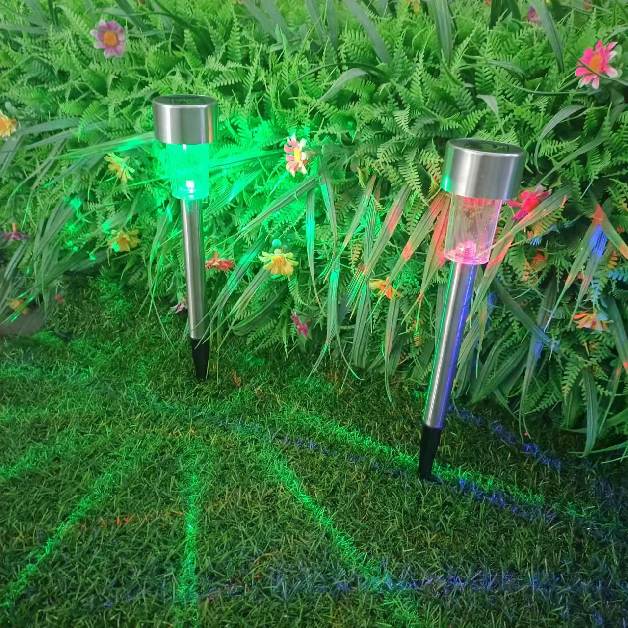 Solar Waterproof Stainless Steel LED Landscape Light for Outdoor Garden