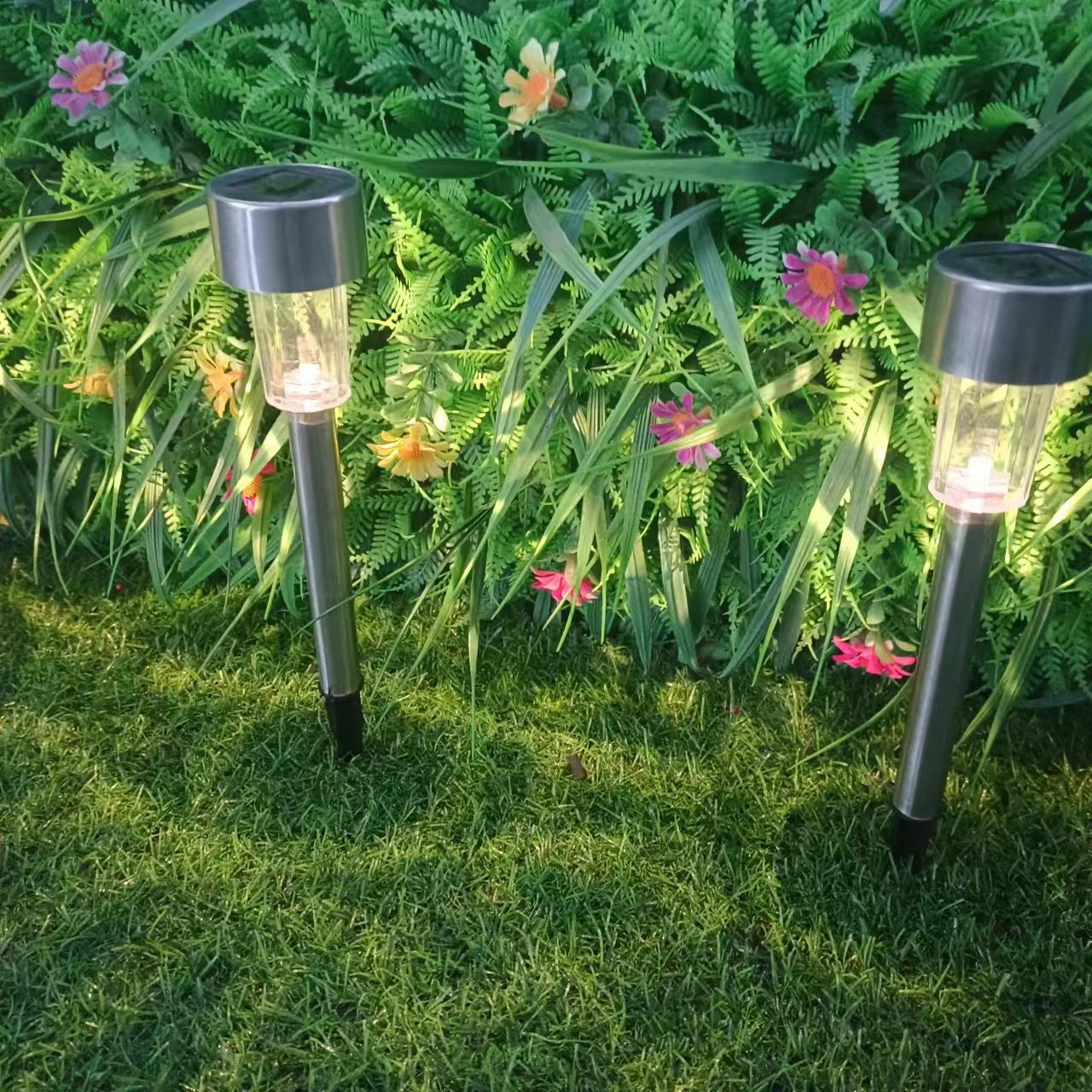 Solar Waterproof Stainless Steel LED Landscape Light for Outdoor Garden