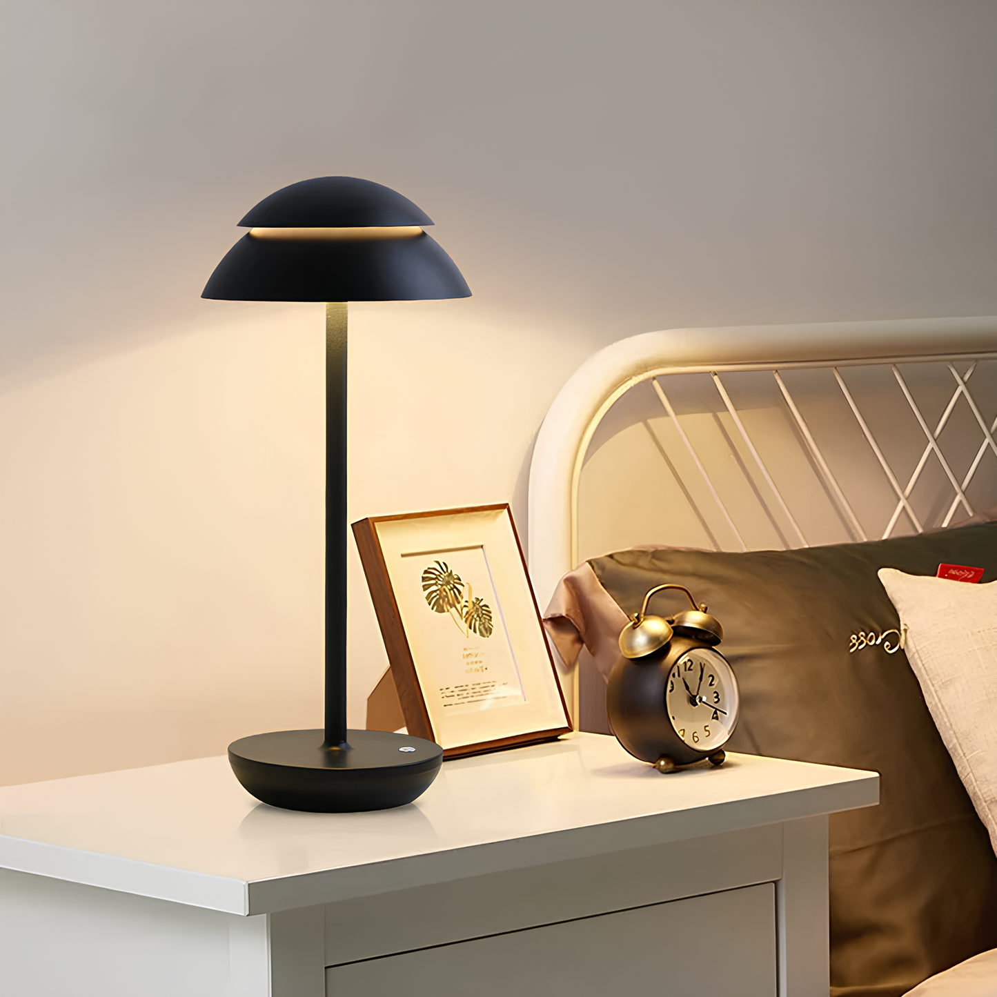 Modern Metal Table Lamp with Adjustable Brightness