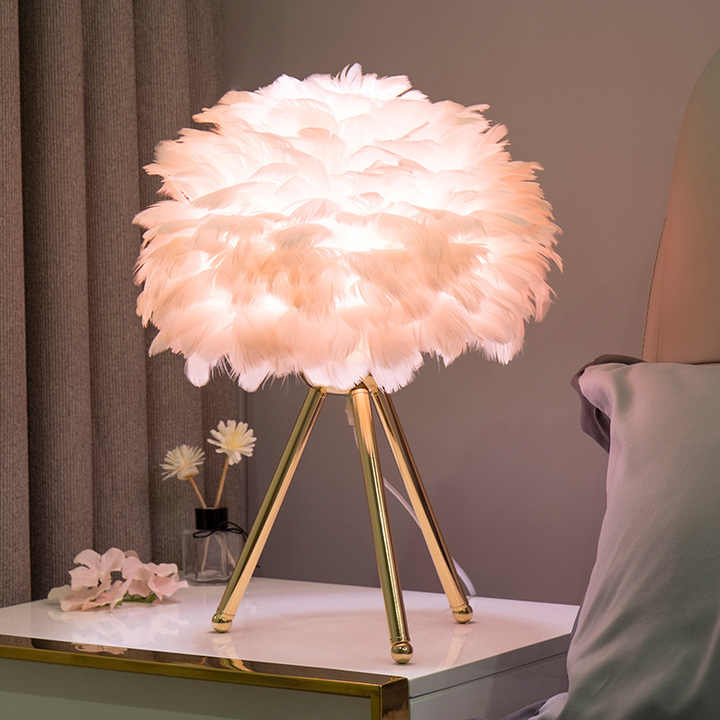 Dimmable Feather Table Lamp with Elegant Design