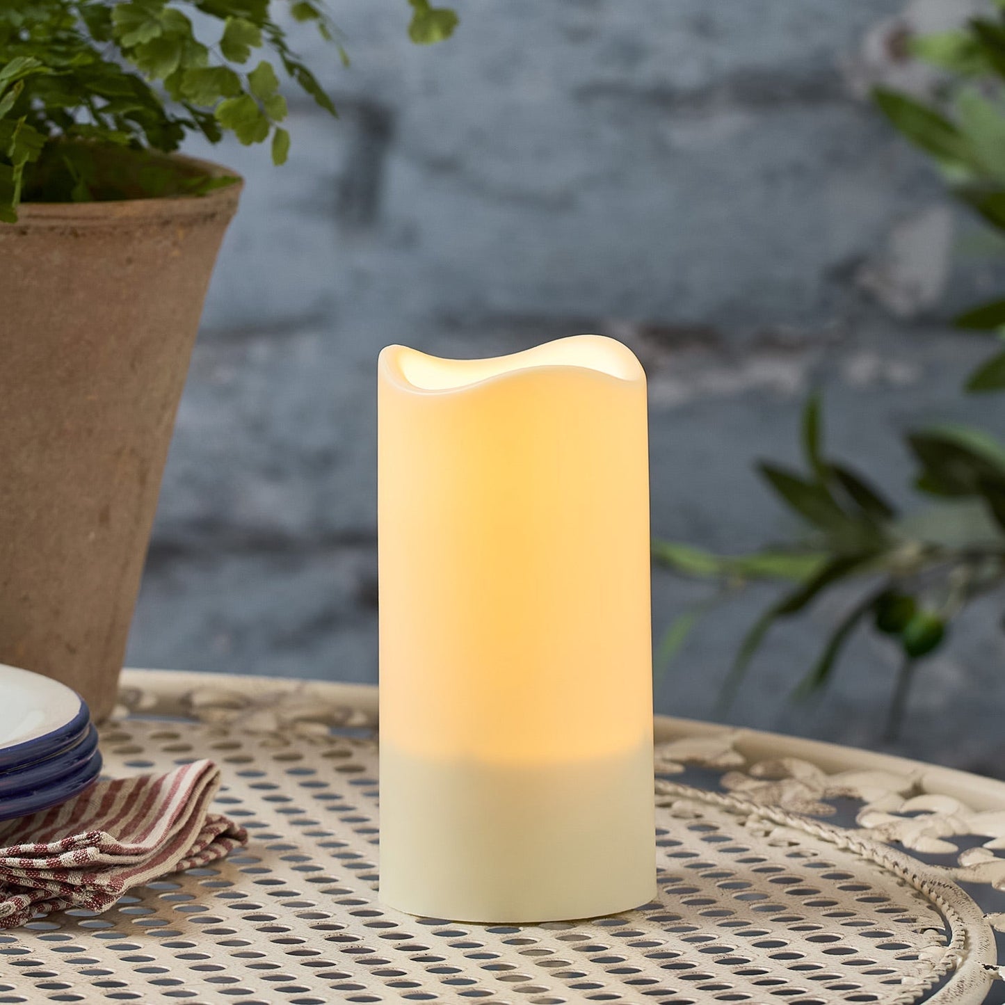 Solar-Powered Outdoor Candle Set - 3 Sizes