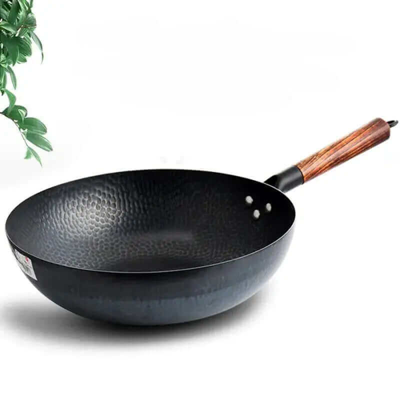32 cm Chinese Iron Wok with Wooden Lid