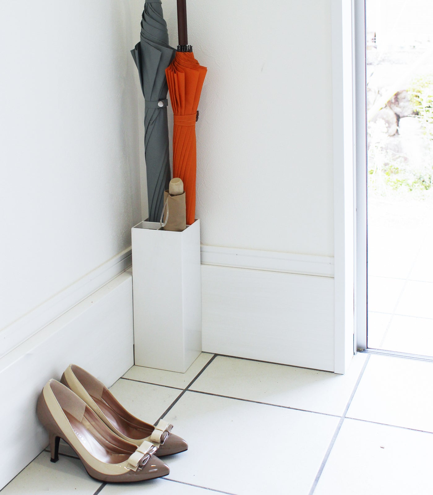 Compact Steel Umbrella Stand with Tiered Shelves