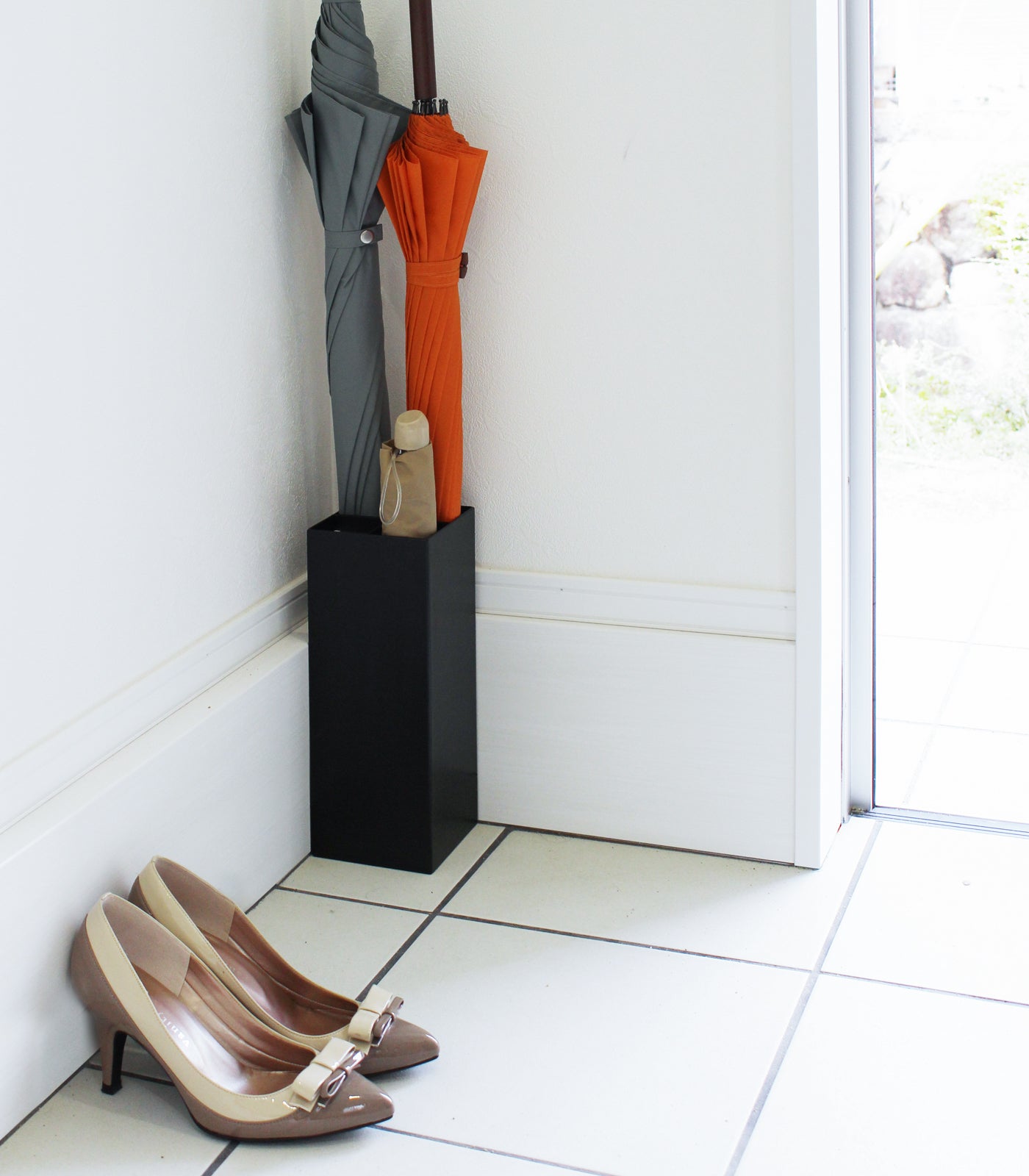 Compact Steel Umbrella Stand with Tiered Shelves
