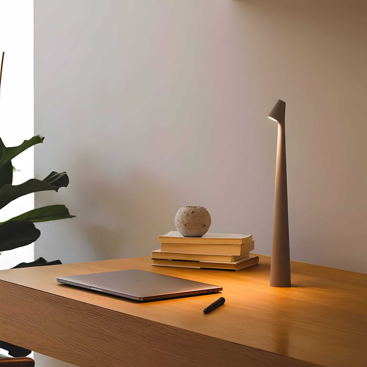 Elegant Wireless Table Lamp with Adjustable Brightness