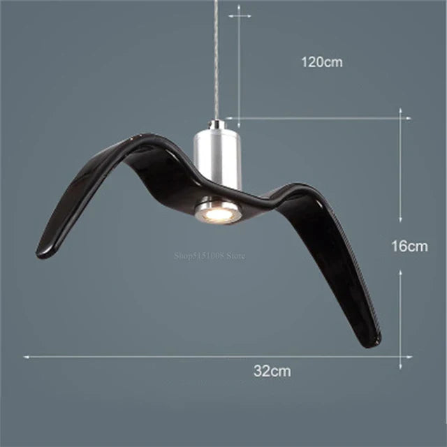 Bird Lamp with Unique Avian Design and Warm Illumination