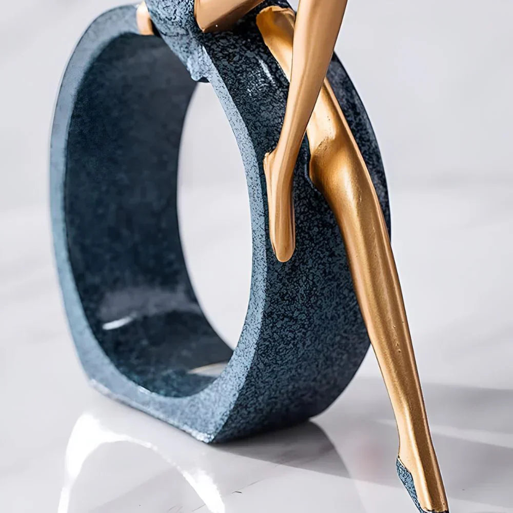Abstract Resin Women Sculptures in Circle Shape for Modern Home Decor
