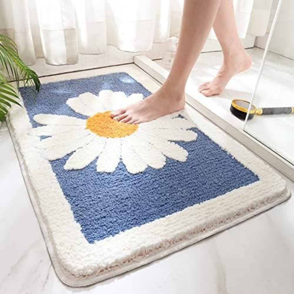Plush Daisy Floral Bath Mat with Non-Slip Backing
