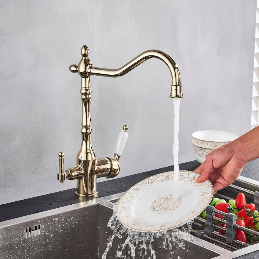 Classic Copper Kitchen Faucet with 360-Degree Swivel and Integrated Aerator