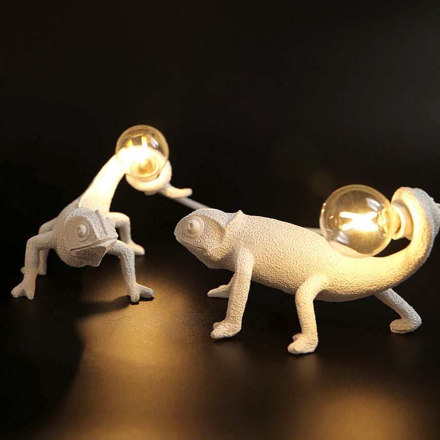 Resin Monitor Lizard Table Lamp - Contemporary Animal Design