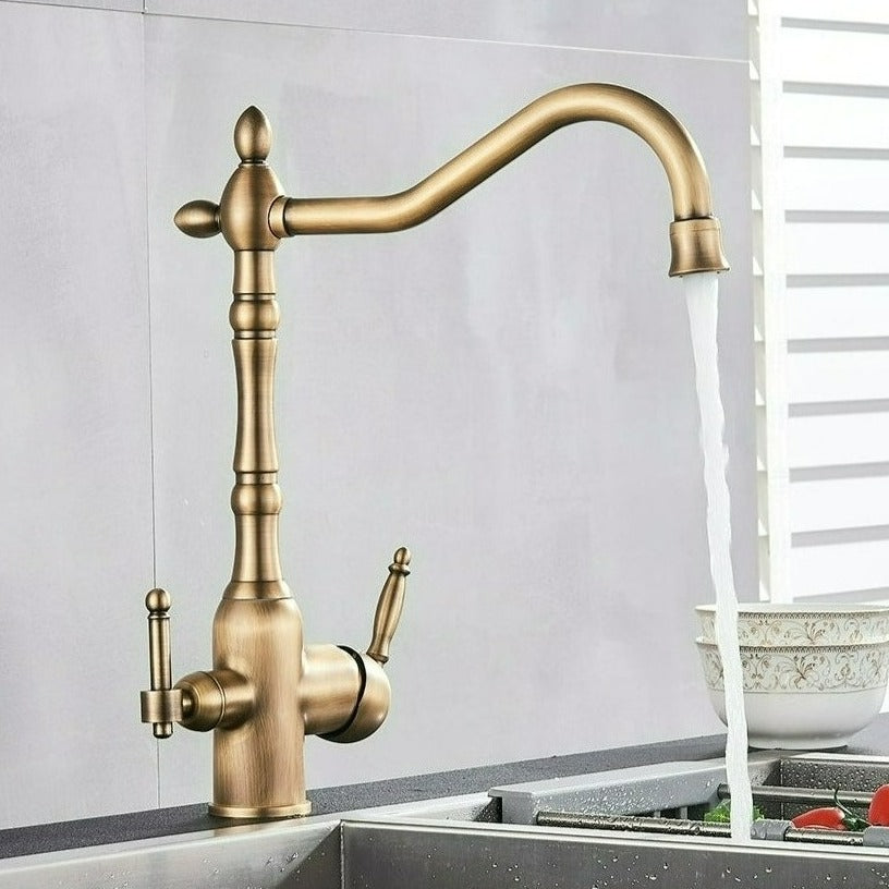 Classic Copper Kitchen Faucet with 360-Degree Swivel and Integrated Aerator