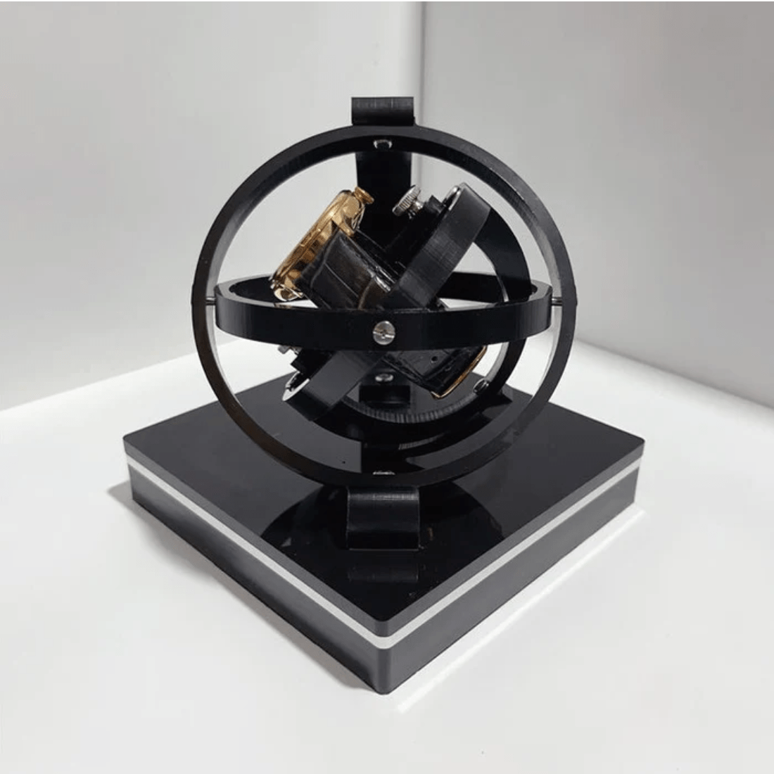 Silent Automatic Watch Winder with Luxurious Wooden Design