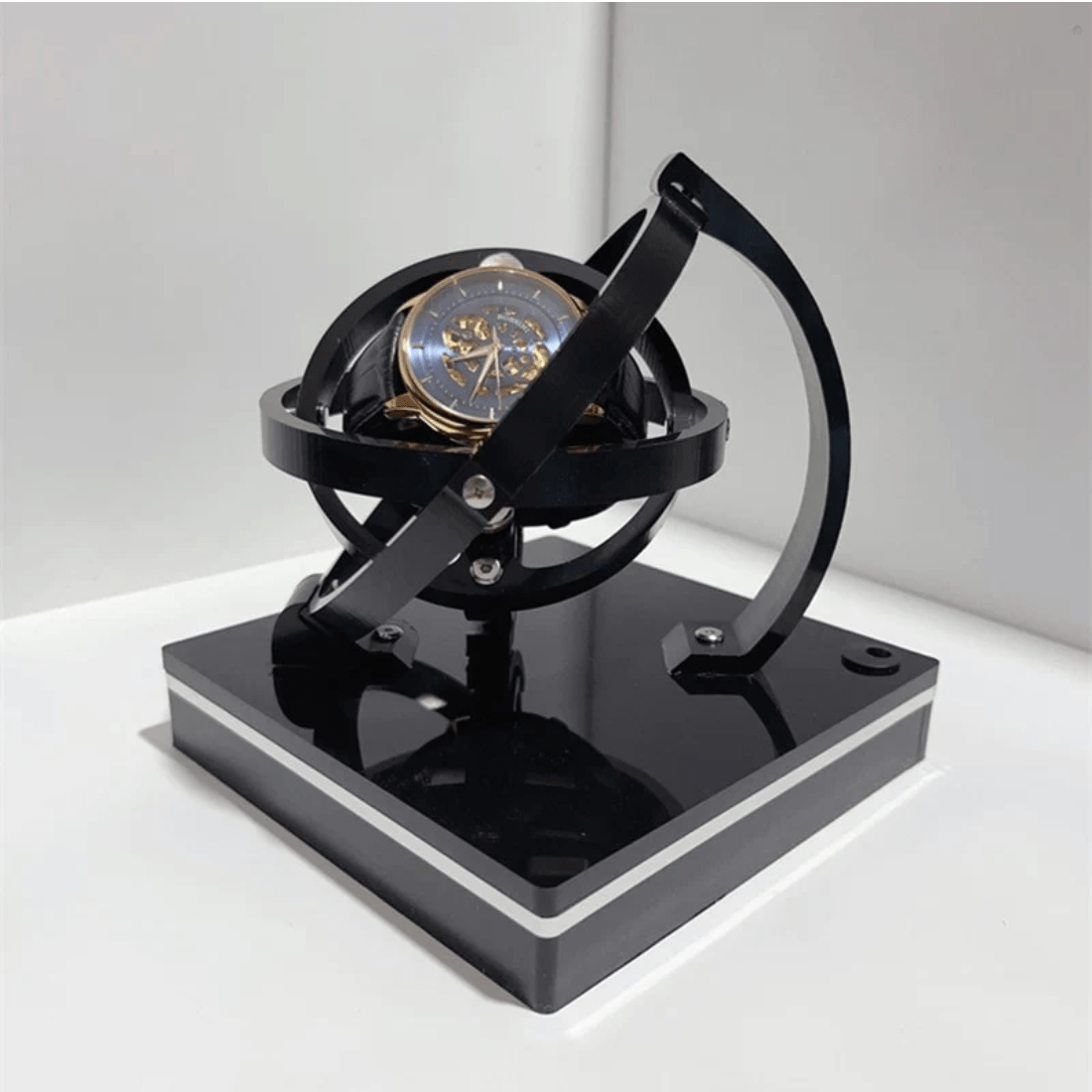 Silent Automatic Watch Winder with Luxurious Wooden Design