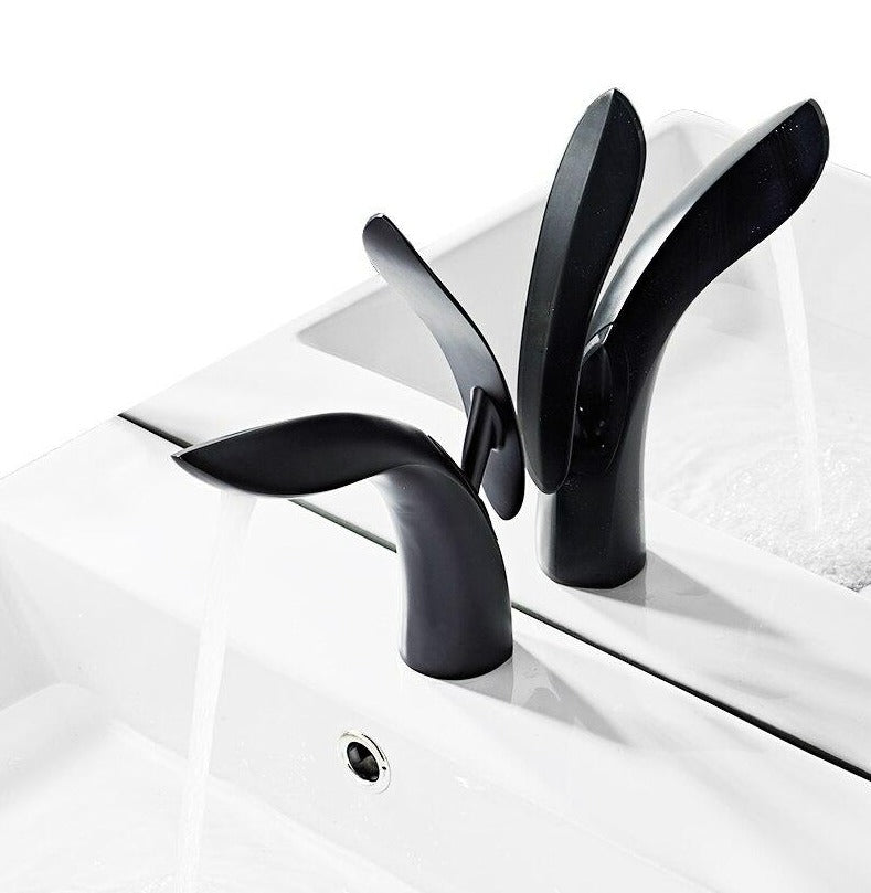 Contemporary Brass Bathroom Faucet with Elegant Handle
