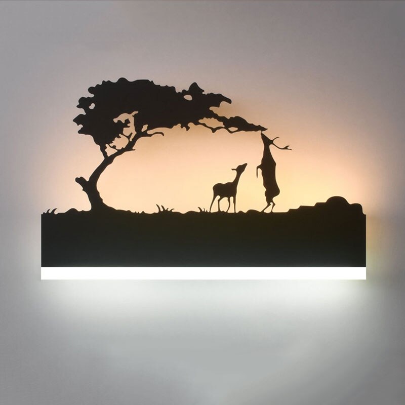 Elegant LED Wall Lamp - Versatile Metal Design