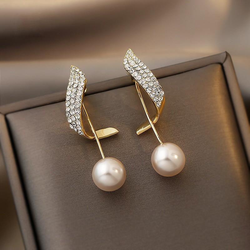 Johanna - Celestial Pearl Earrings