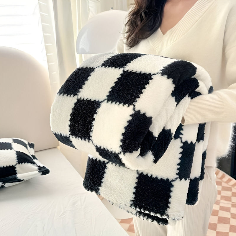 Checked Fleece Throw Blanket for Sofa and Bed