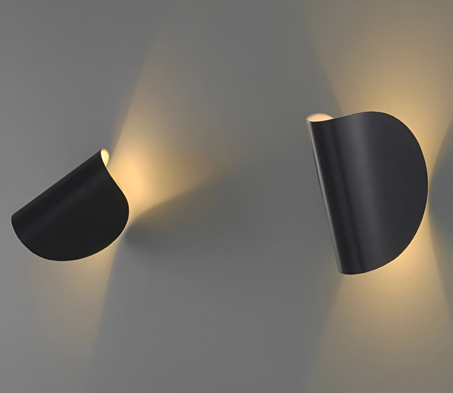 Rotatable Metal Wall Lamp with Adjustable Chain and Dimmable Light