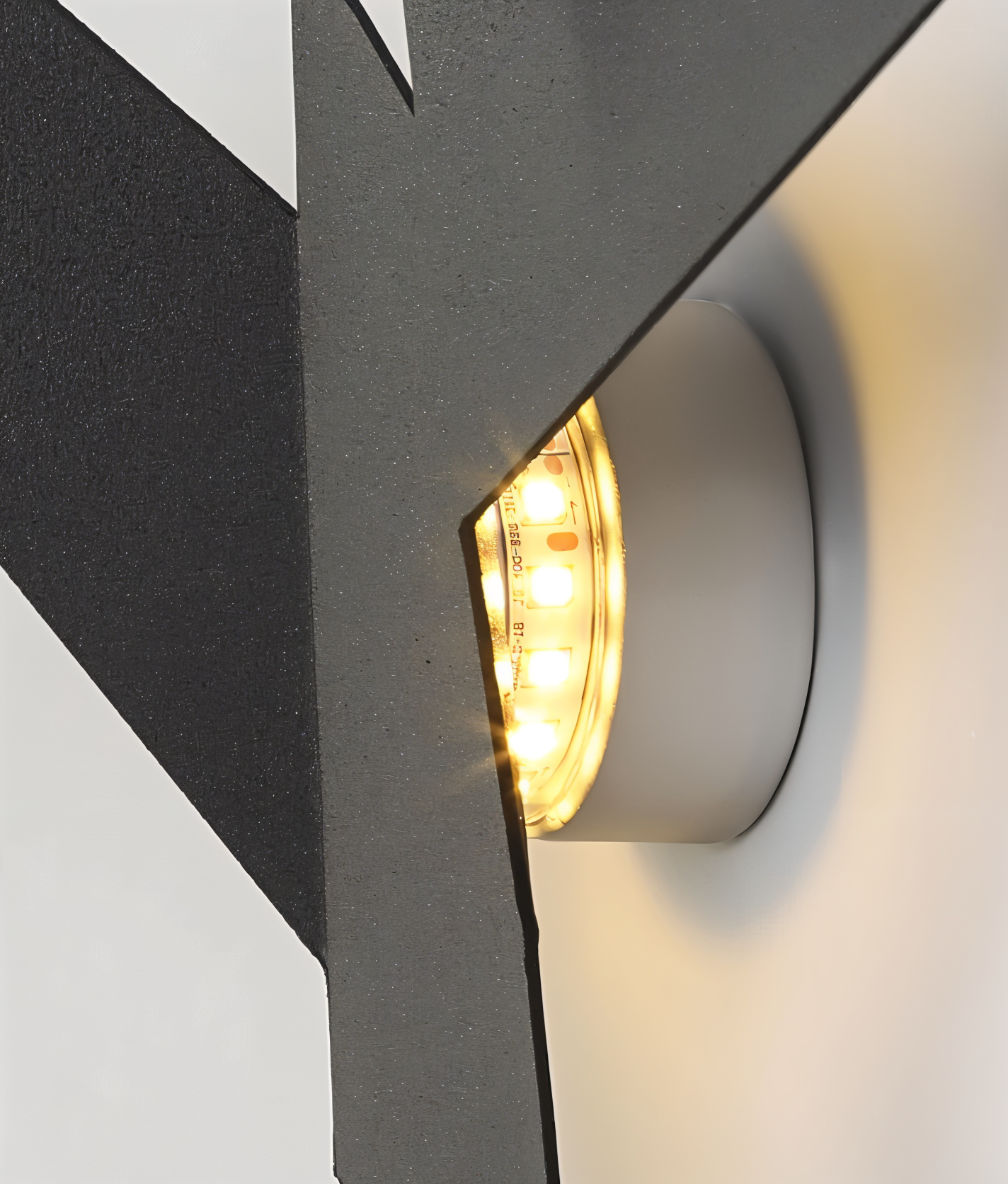 Geometric Origami Bird Wall Light - Japanese Style Metal Lamp