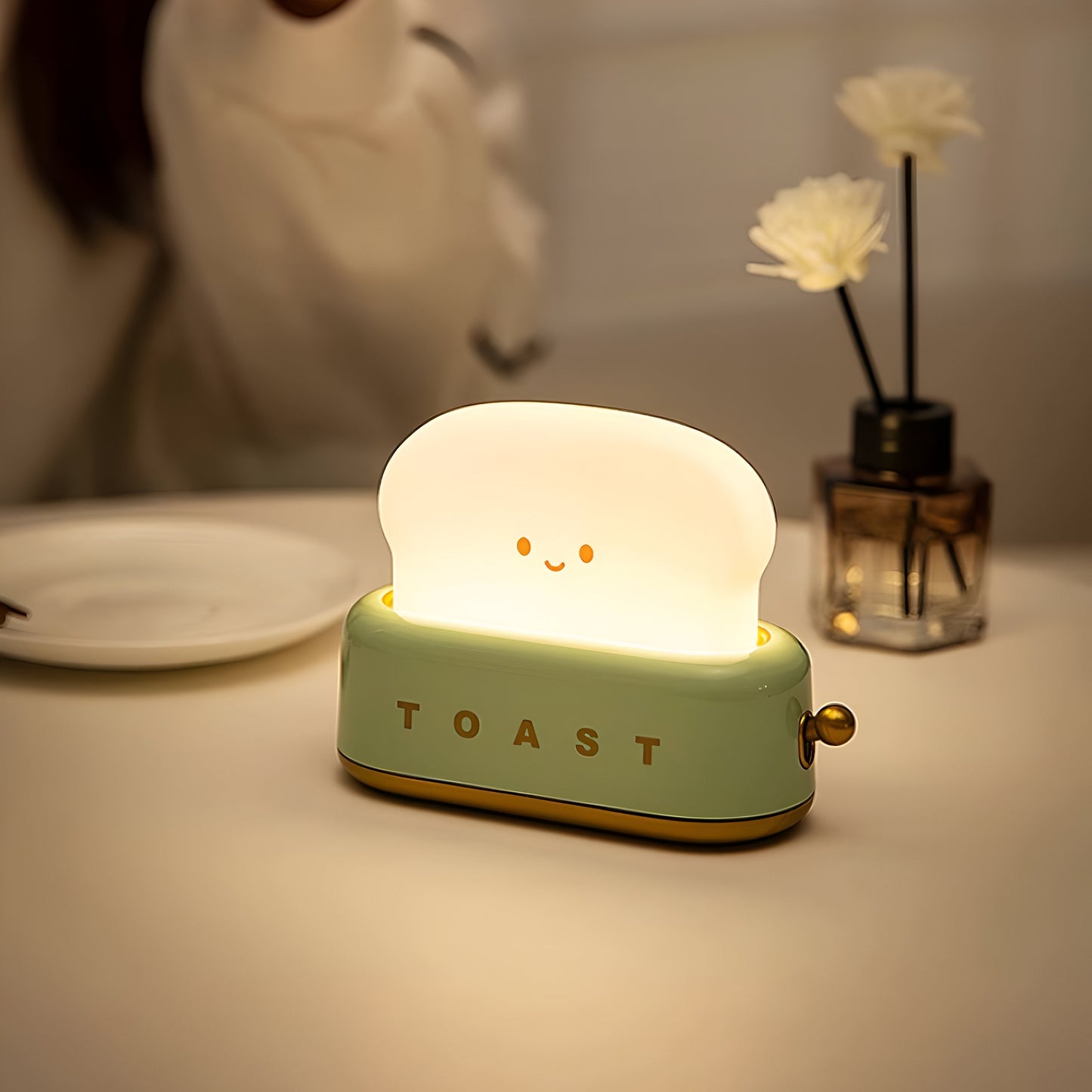 Toaster-Shaped Portable Table Lamp with Dimmable LED and USB Charging Port
