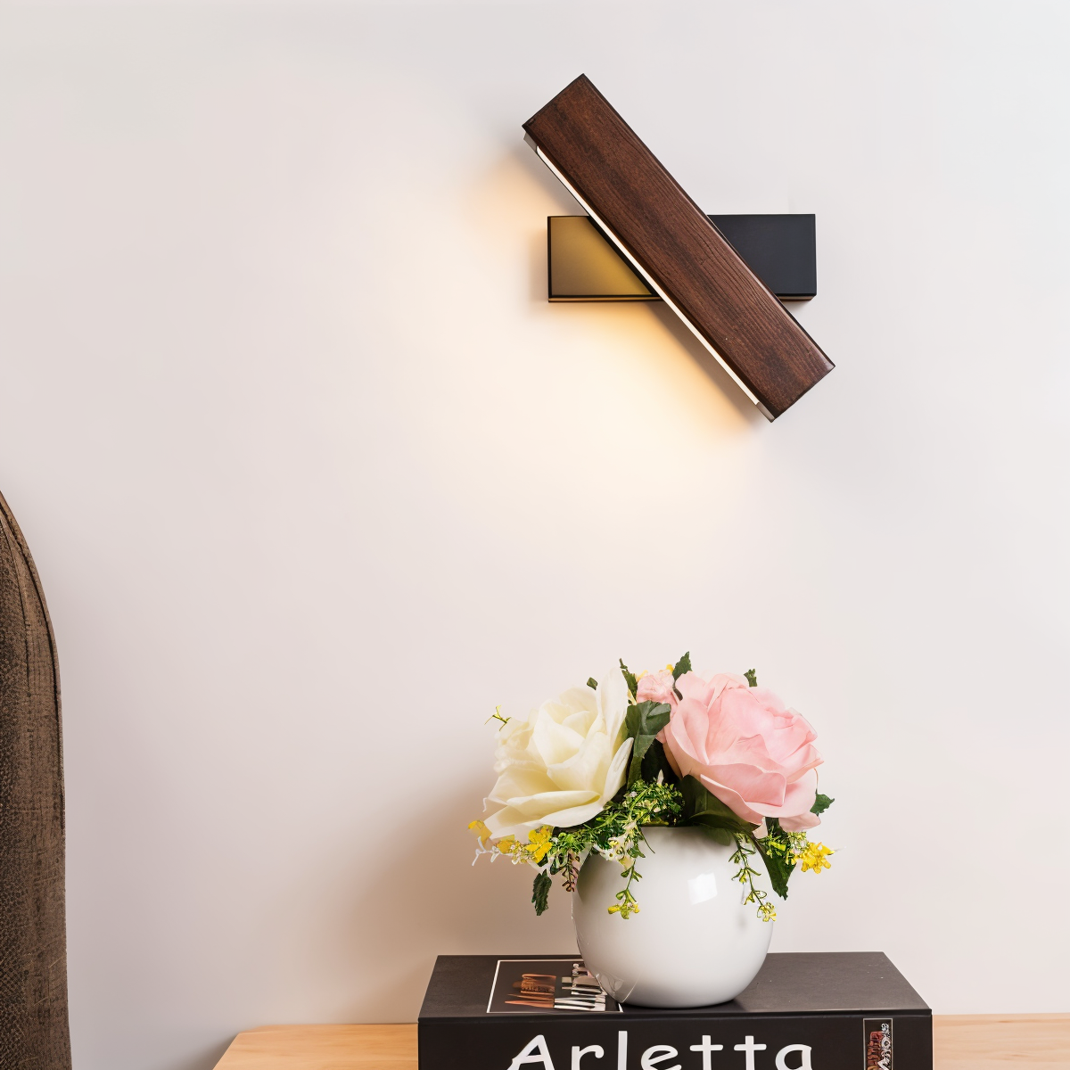 360° Rotatable LED Wall Lamp in Wood and Iron
