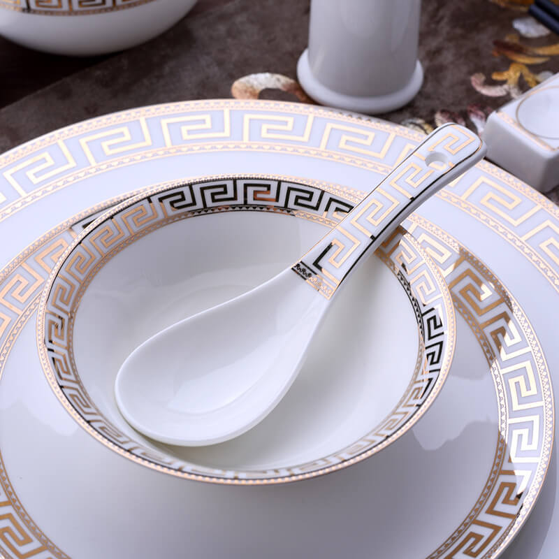 Gold-Trimmed Ceramic Dinnerware Set for Hotels