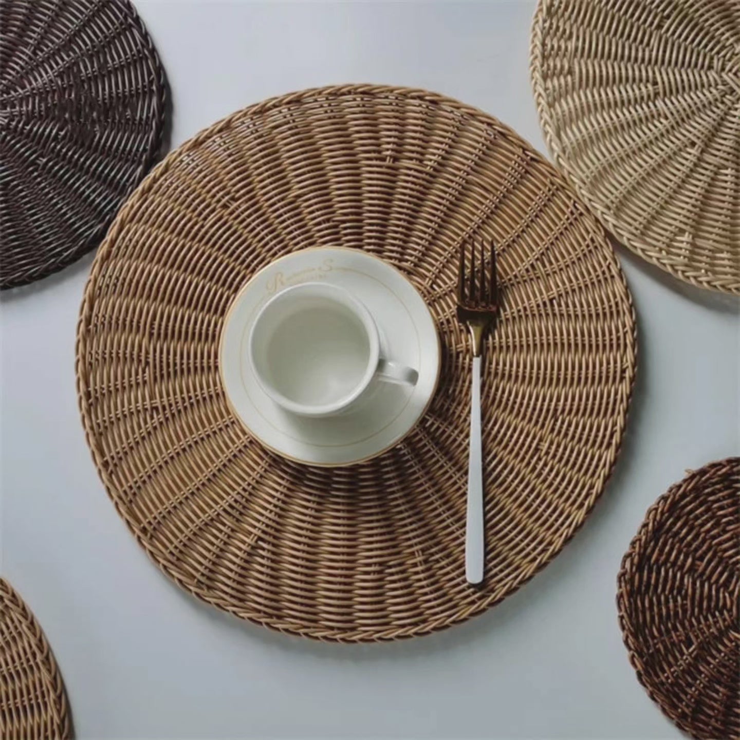 Round Rattan Thermal Insulating Table Mats Set