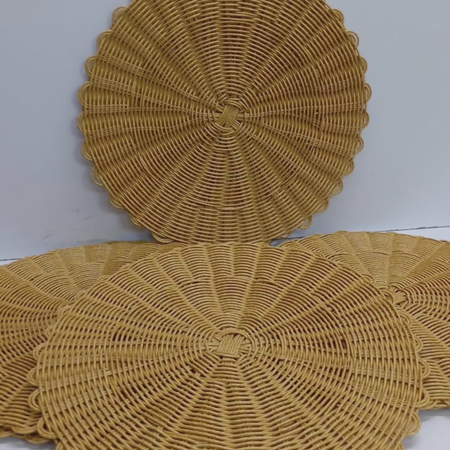 Round Rattan Thermal Insulating Table Mats Set