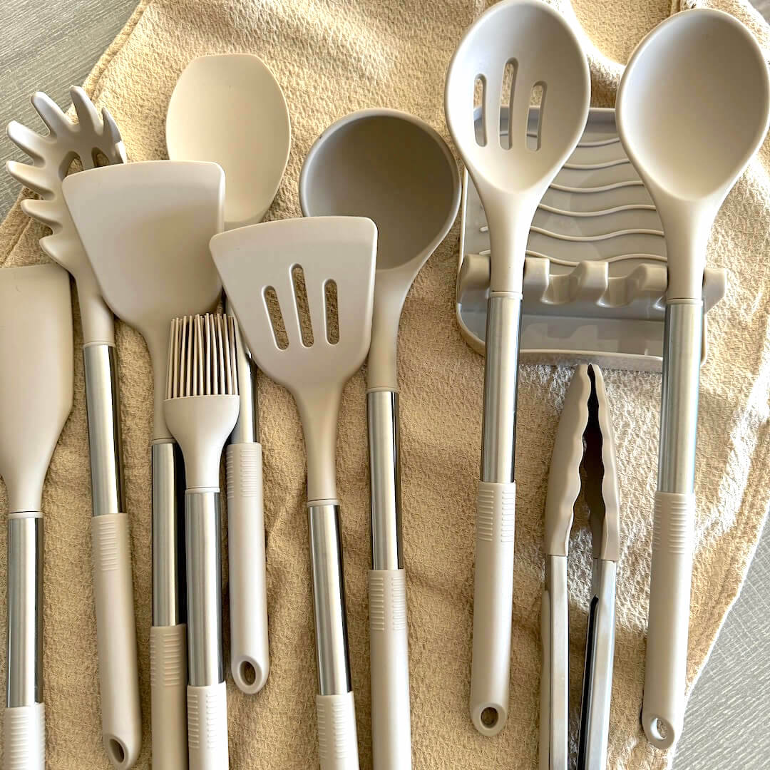 12-Piece Silicone Kitchen Utensil Set with Storage Bucket
