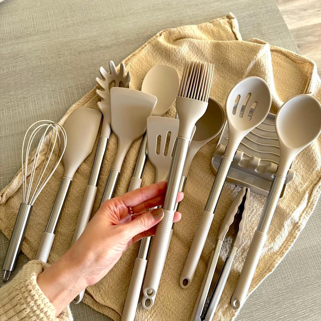 12-Piece Silicone Kitchen Utensil Set with Storage Bucket