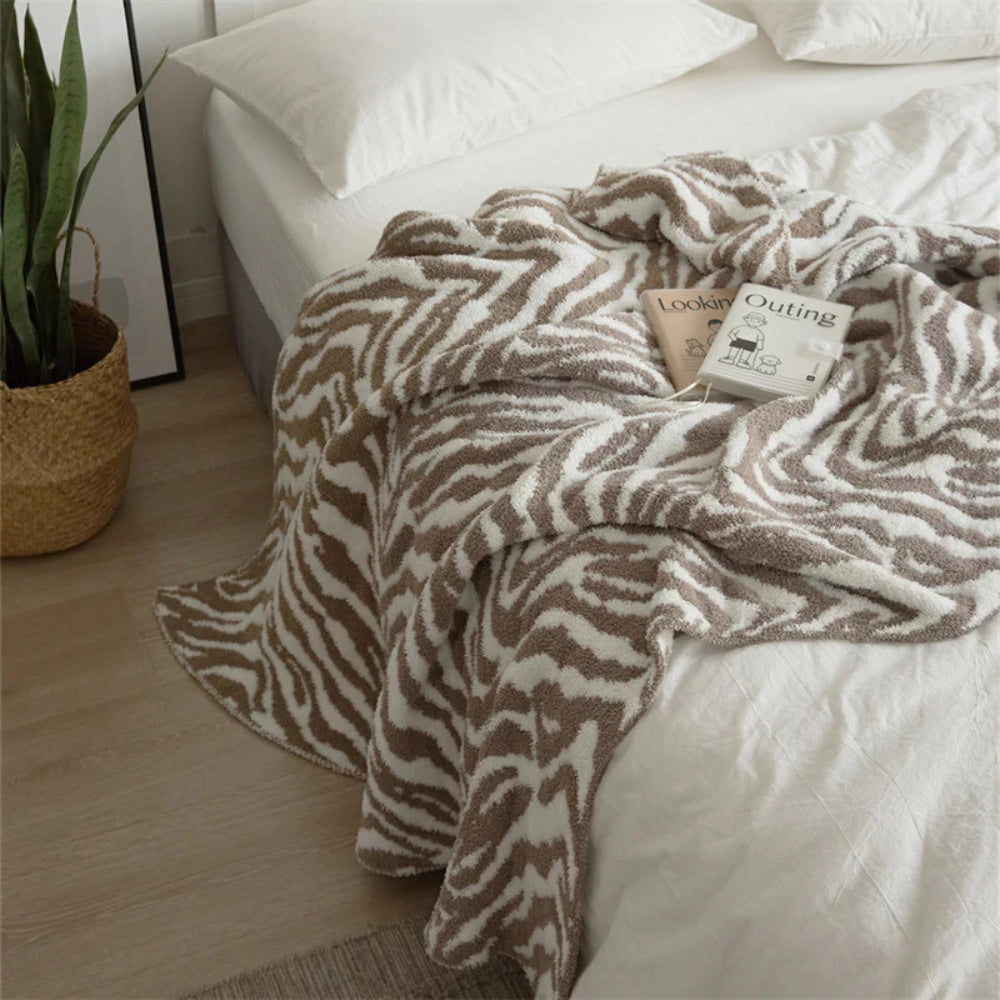 Monochrome Knitted Zebra Pattern Throw Blanket