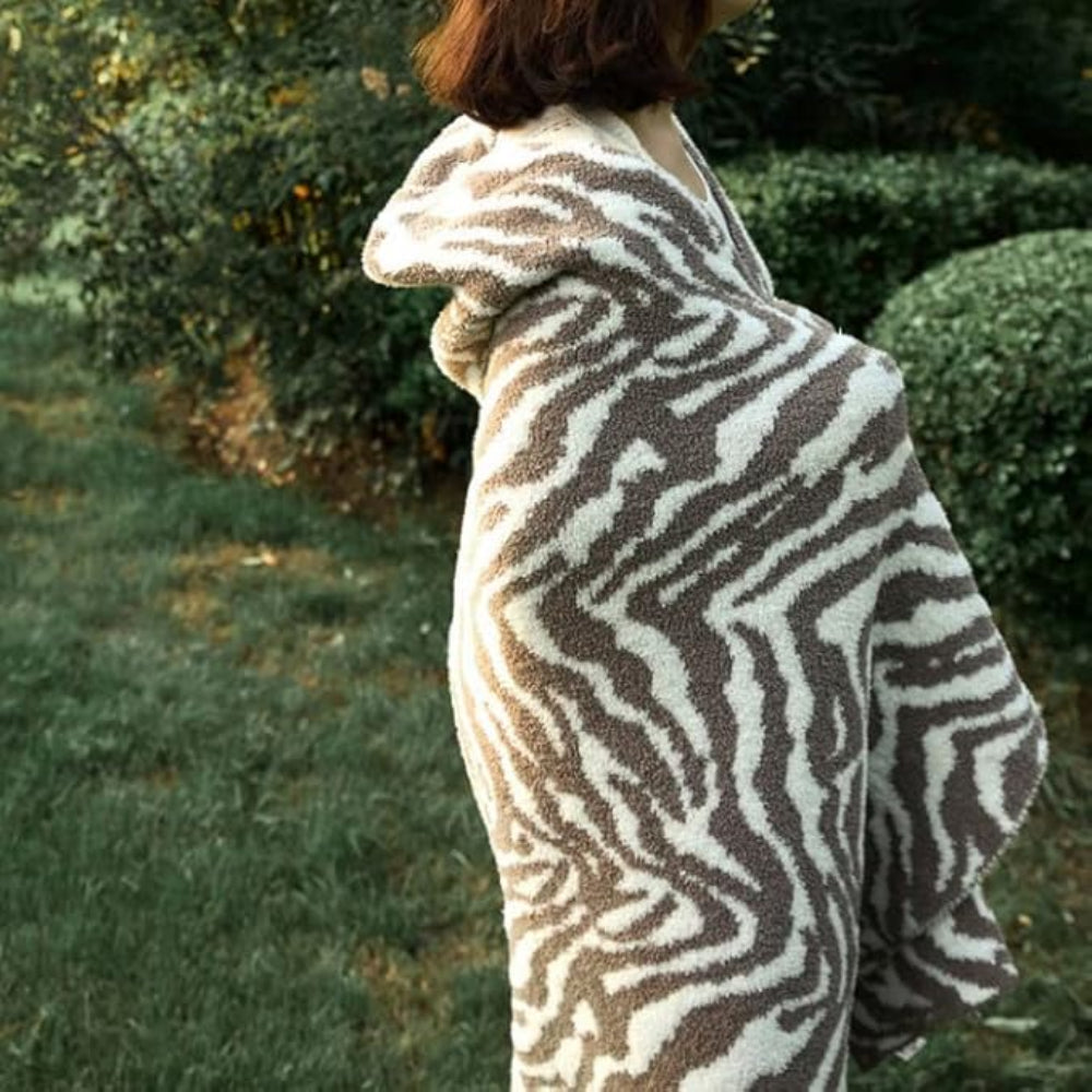 Monochrome Knitted Zebra Pattern Throw Blanket