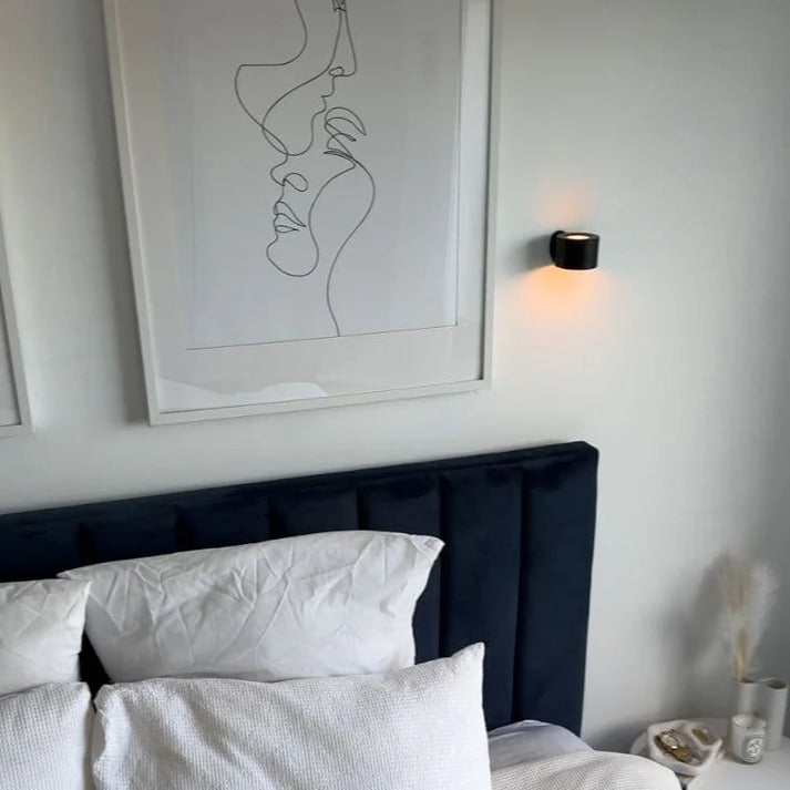 Rechargeable LED Wall Light with Magnetic Base and Adjustable Color Temperature